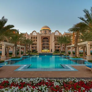 Globalstay At Palm Jumeirah Beachfront Paradise With Pool And Gym Appartement Dubaï